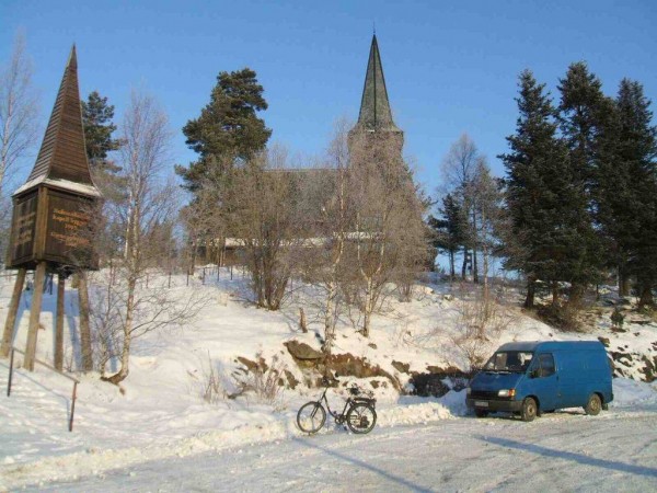 Holmenkollen-Kirche_Oslo__Norwegen_a.jpg