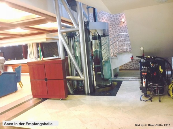 bild 03 - empfangshalle.jpg