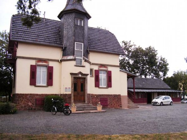 In diesem Haus lebte Bugatti zuerst und wurde später zum Gästehaus Pur Sang